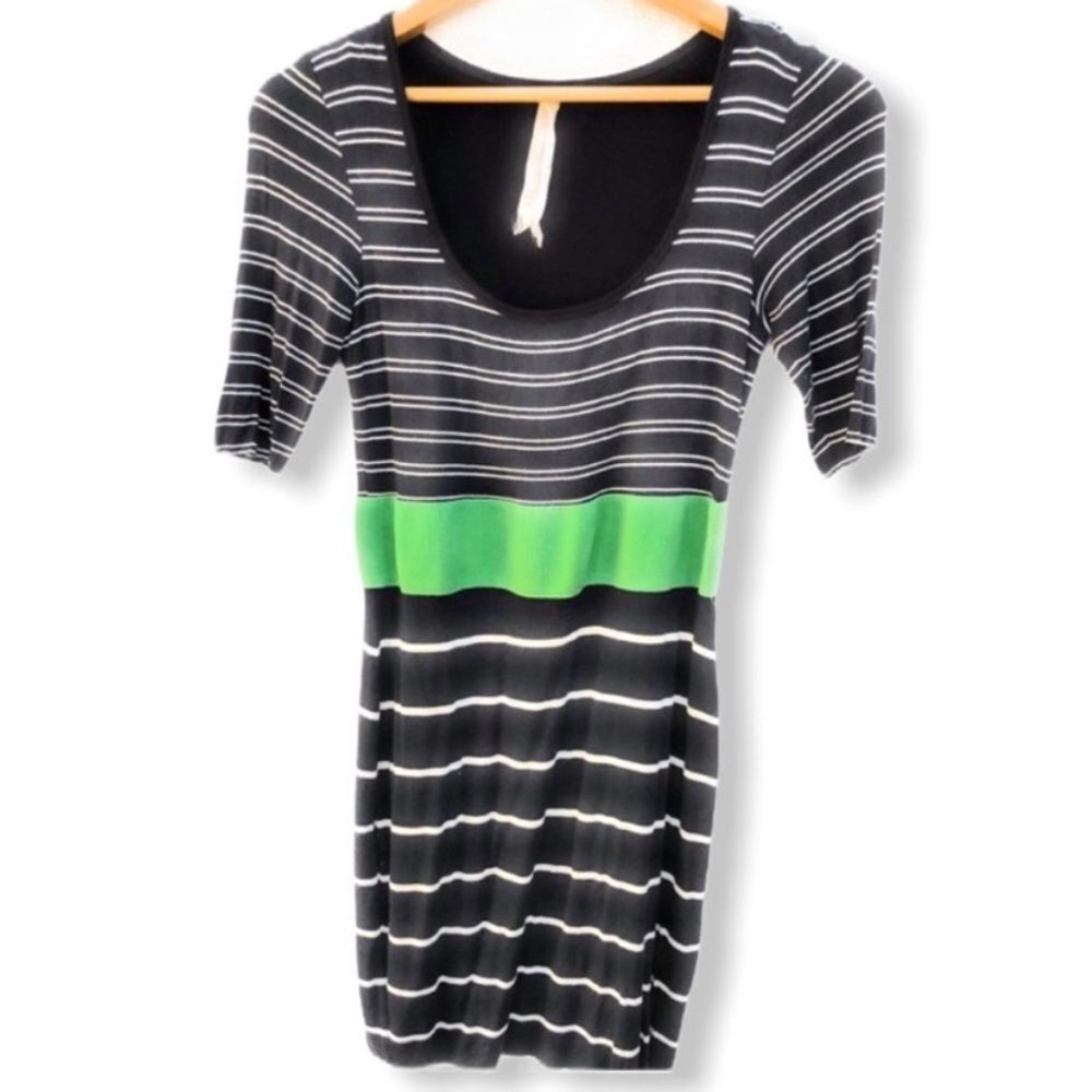 B44 Dressed‎ Striped Dress